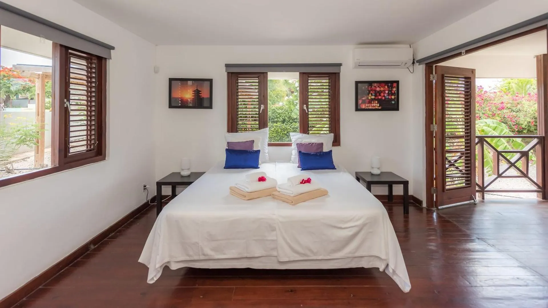 Contemporary Design With Comfort And Style Villa Blue Jan Thiel