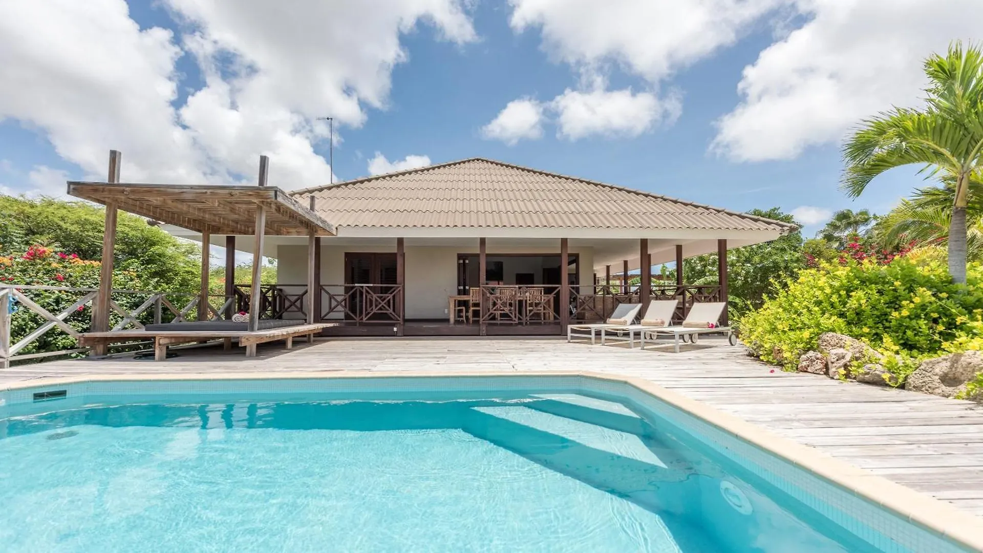 Contemporary Design With Comfort And Style Villa Blue Jan Thiel