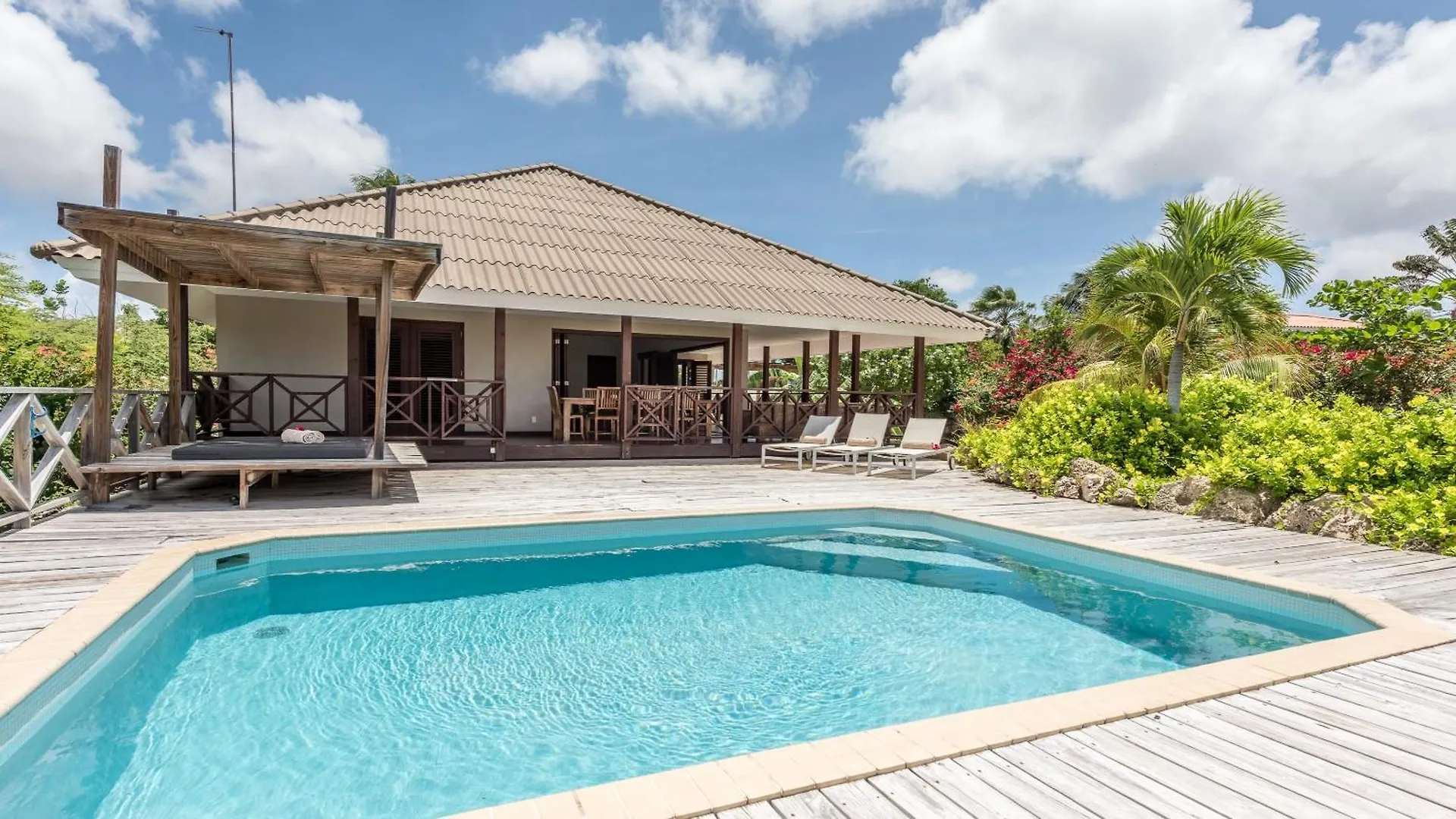 Contemporary Design With Comfort And Style Villa Blue Jan Thiel