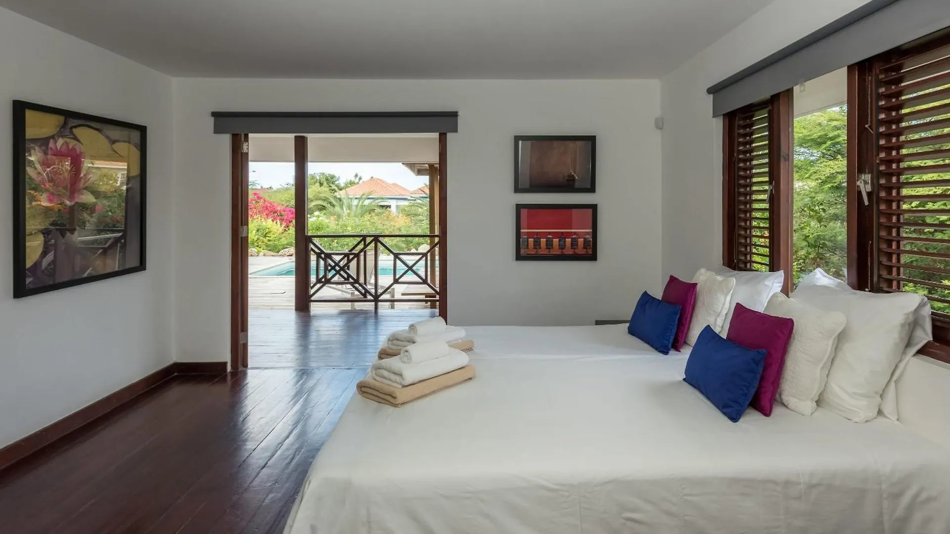 Contemporary Design With Comfort And Style Villa Blue Jan Thiel