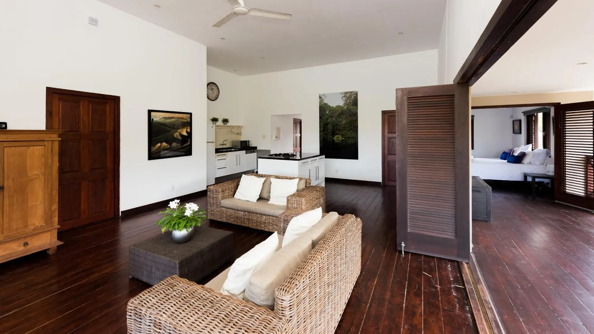 Contemporary Design With Comfort And Style Villa Blue Jan Thiel