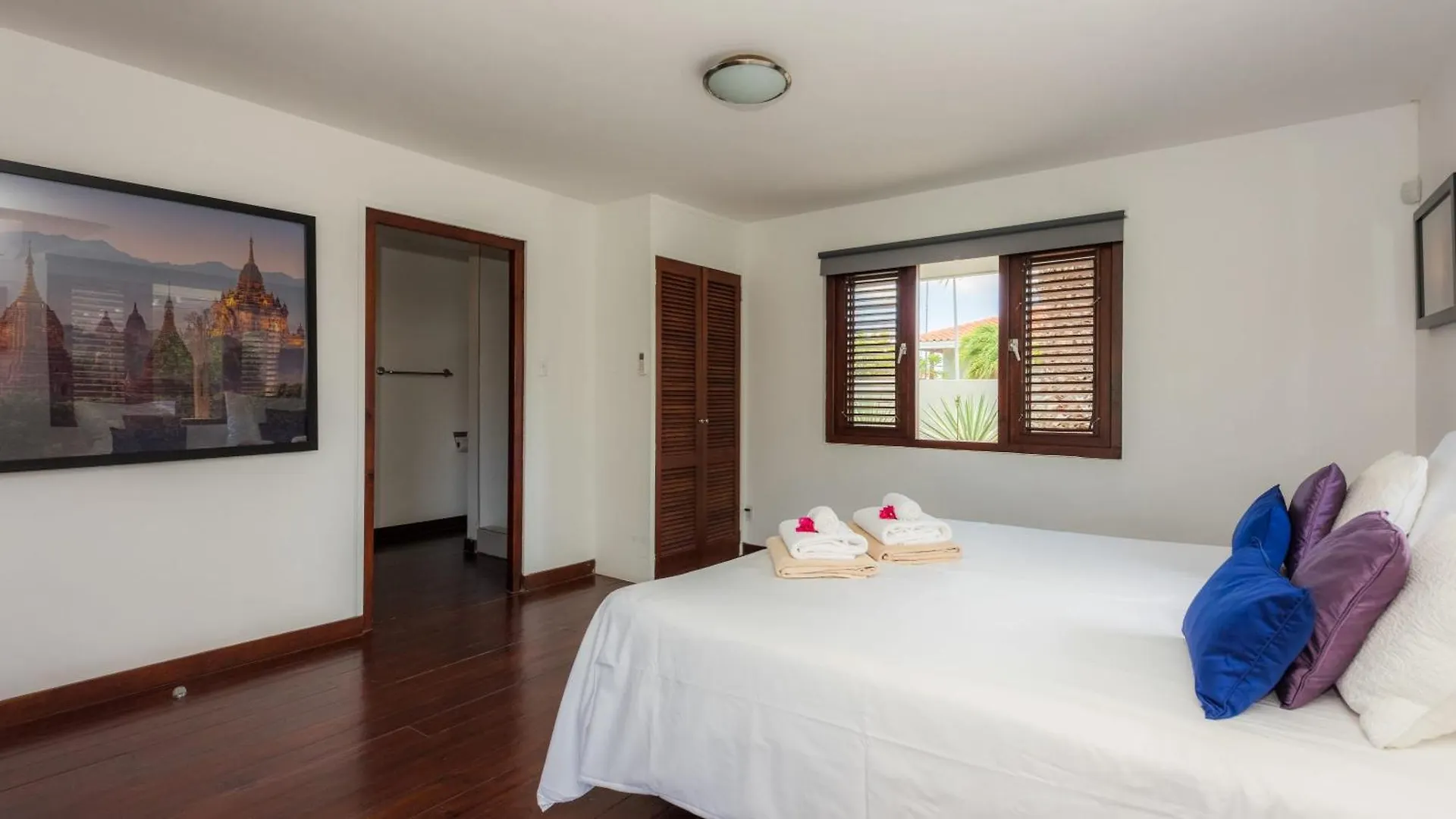 Contemporary Design With Comfort And Style Villa Blue Jan Thiel