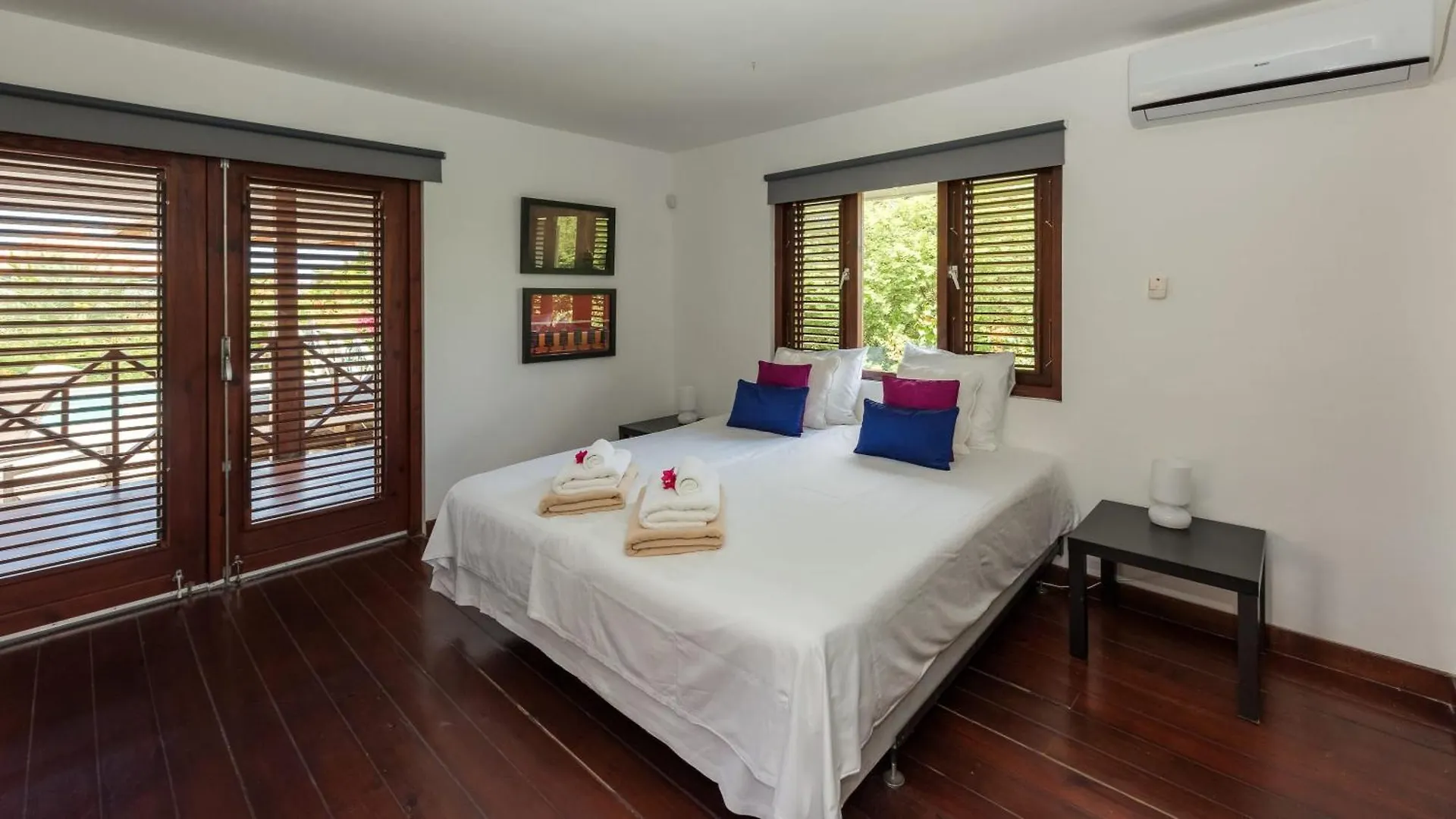 Contemporary Design With Comfort And Style Villa Blue Jan Thiel