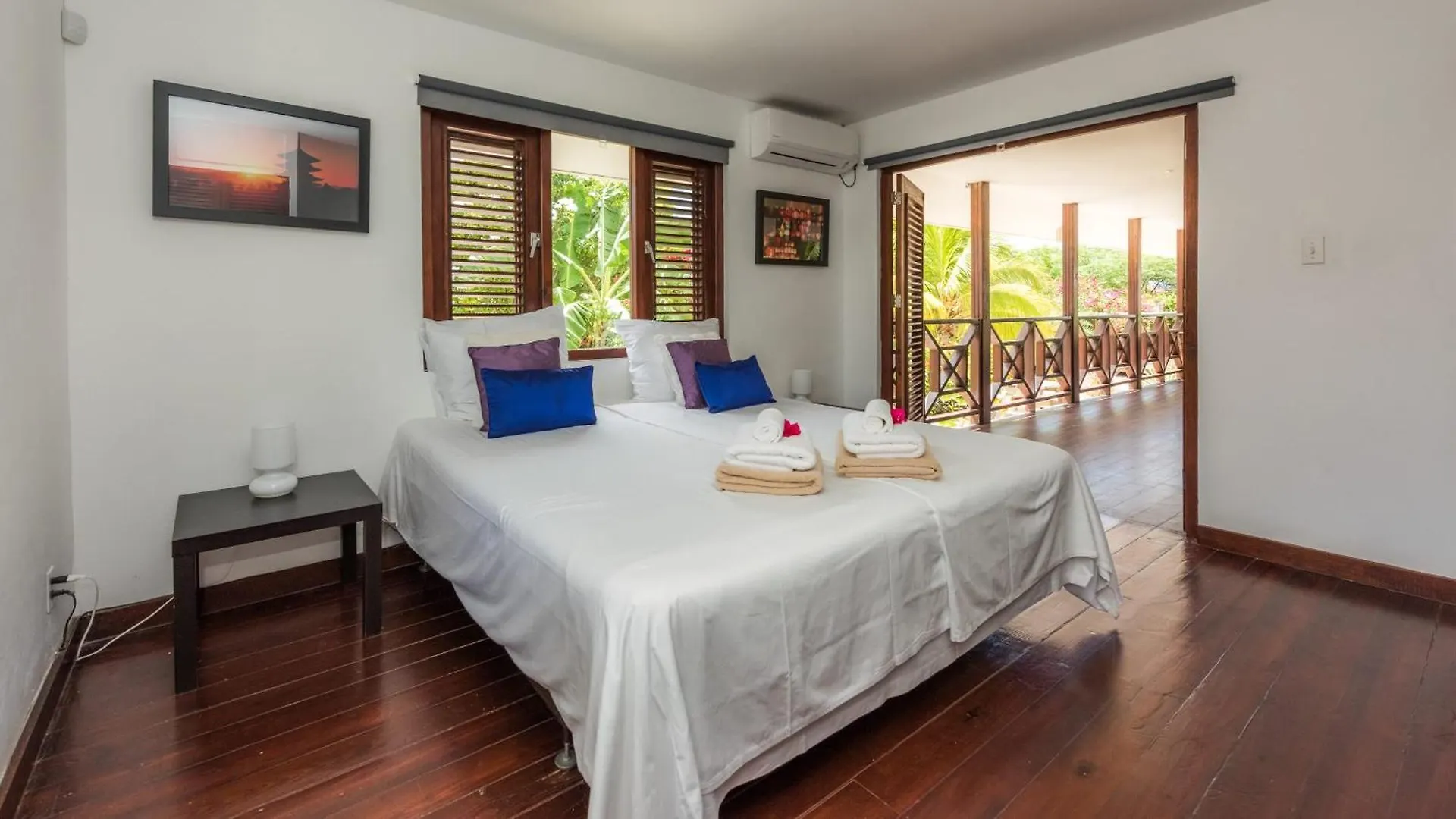 Contemporary Design With Comfort And Style Villa Blue Jan Thiel
